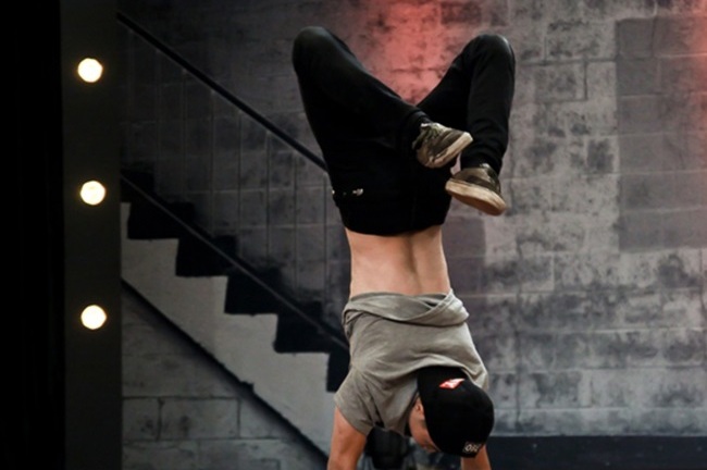 Thử Thách Cùng Bước Nhảy: Thí sinh đem hoàn cảnh lấy nước mắt